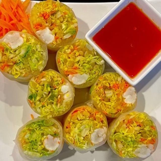 Fresh Salad Roll.